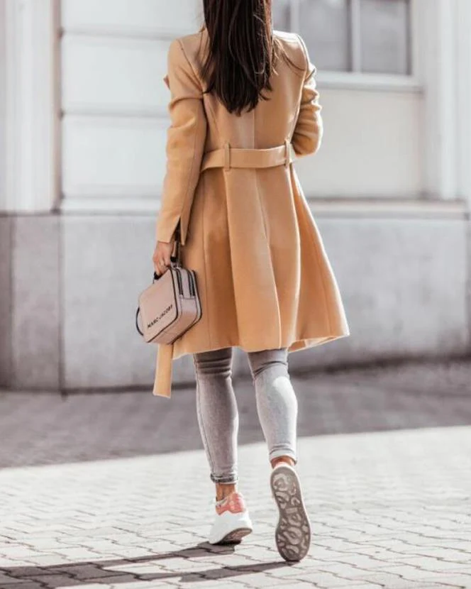 Damen Knielanger Trenchcoat - Bindegürtel mit Breitem Revers - Image 2