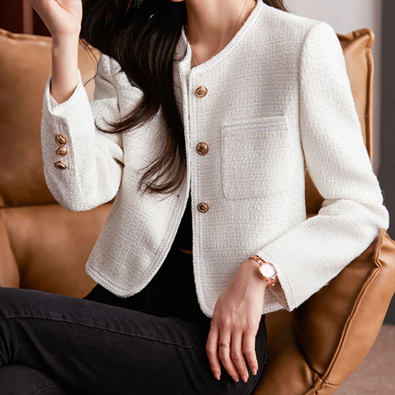 Damen Kurzer Blazer - Strukturierter Stoff mit Goldknöpfen - Image 5