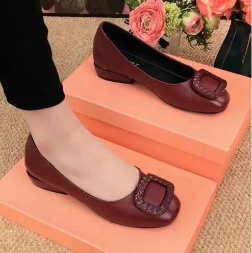 Pair of Marisa Women's Loafers - Image 4